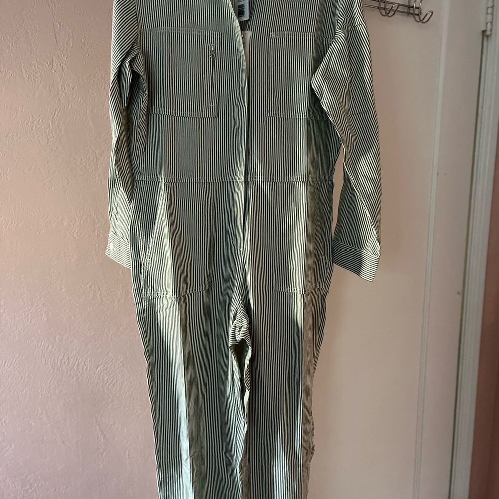 Outerknown Station Jumpsuit Green
Striped Size medium. - Picture 6 of 9